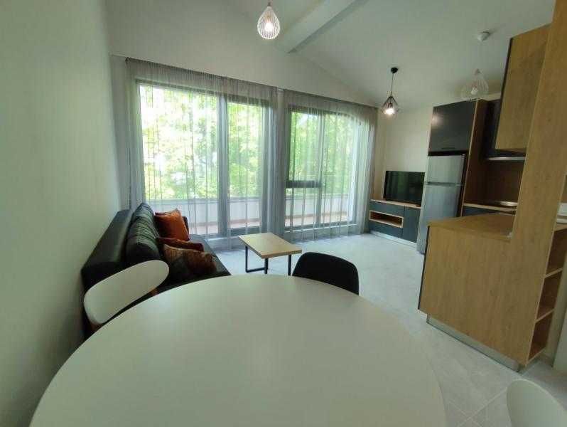 Луксозен двустаен апартамент в Крайморие