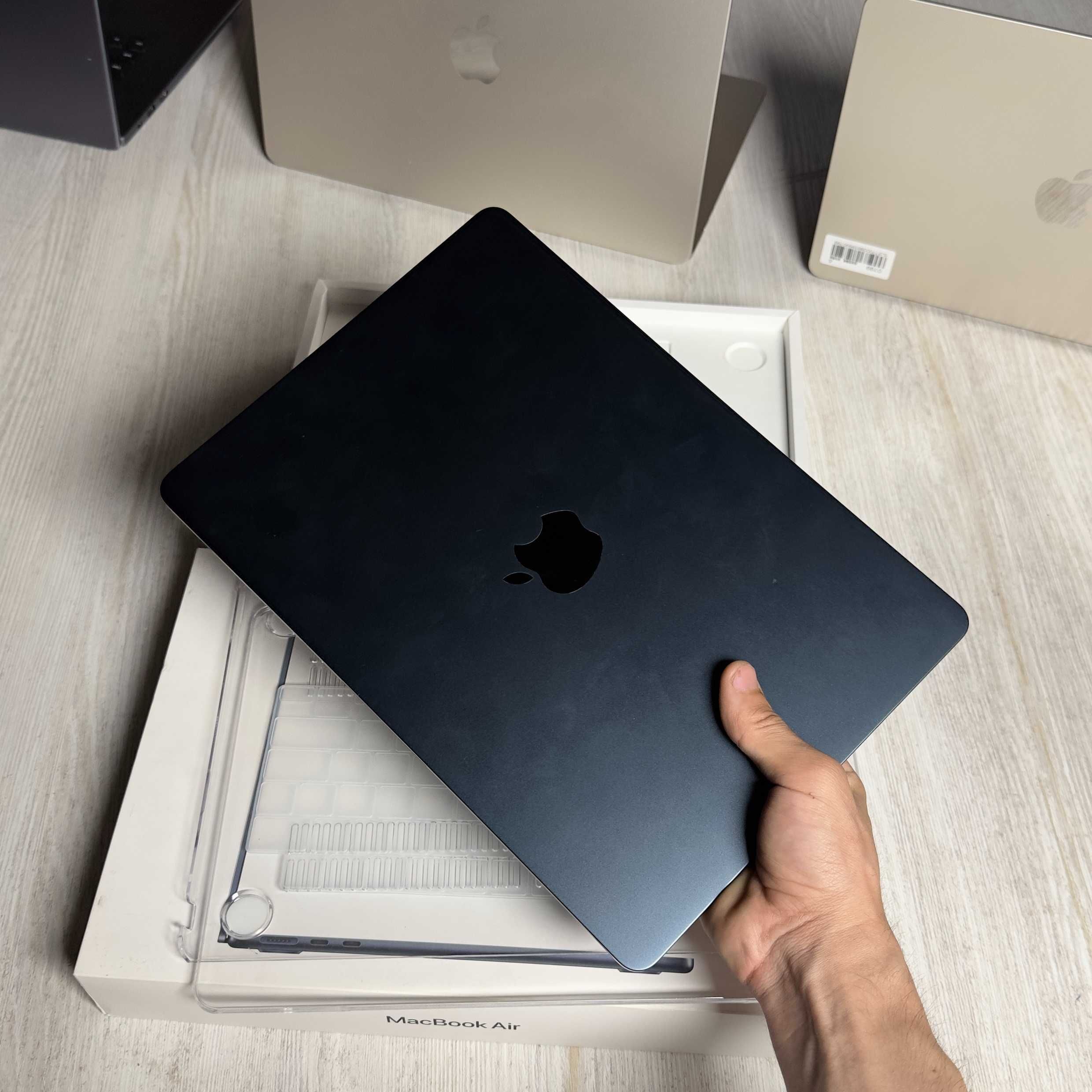 MacBook Air 2024 M3, 8/256 GB, batareya 100% Full box - Chehol bonus!