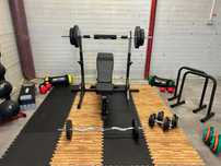 Set Complet Fitness: Banca+ Suport+ Greutati 100 kg+ Protectie Podea