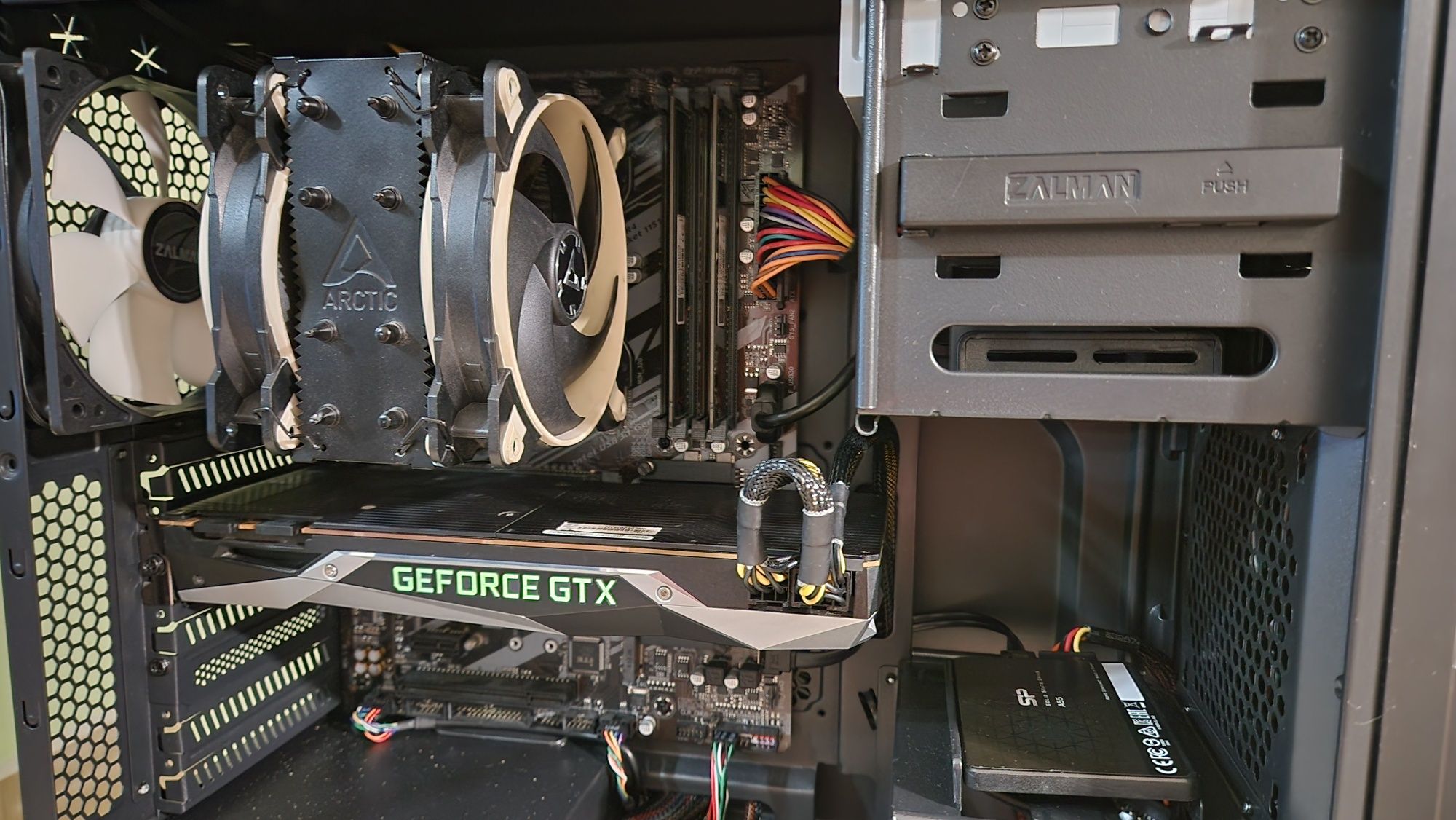 Геймърски компютър i7-8700, EVGA GTX 1080ti, 16 RAM, 126 SSD, 500 HDD