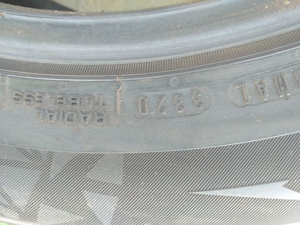 Един брой гума 215/55/16