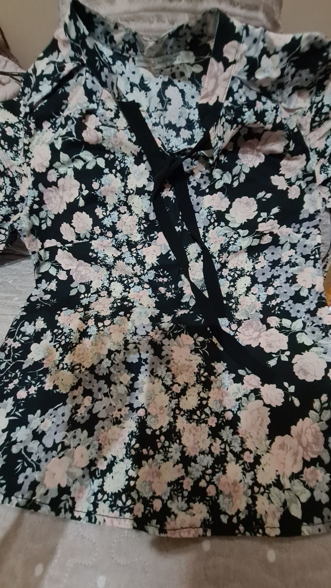 Bluza multicolora cu floricele nr. 34/36