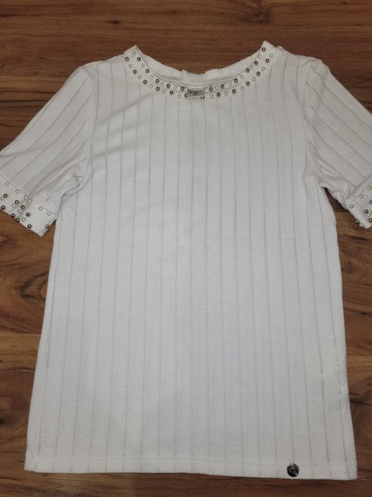 Бели блузки Lucy