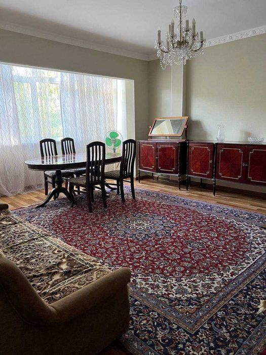 Сдам евро квартиру на Садыка Азимова ц1