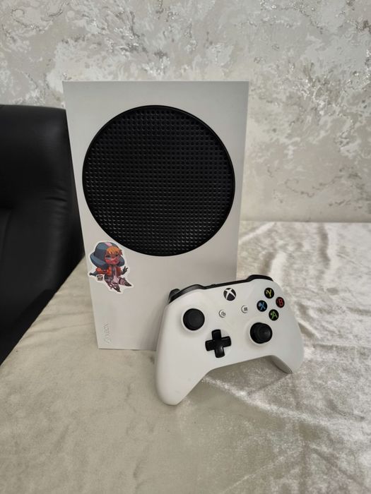 Xbox series S FIFA 25 + games