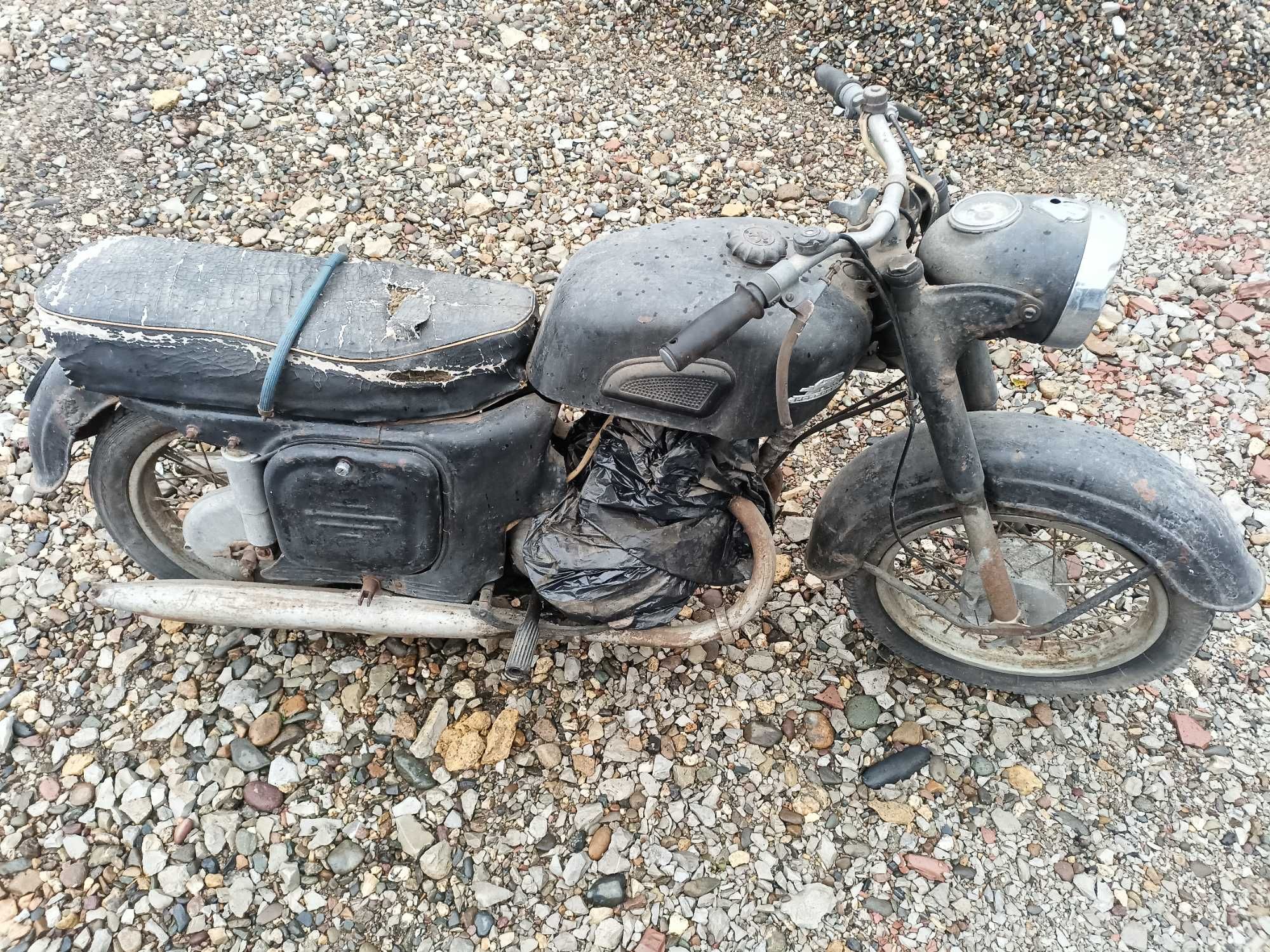 Ковровец 175cc соц мотоциклет
