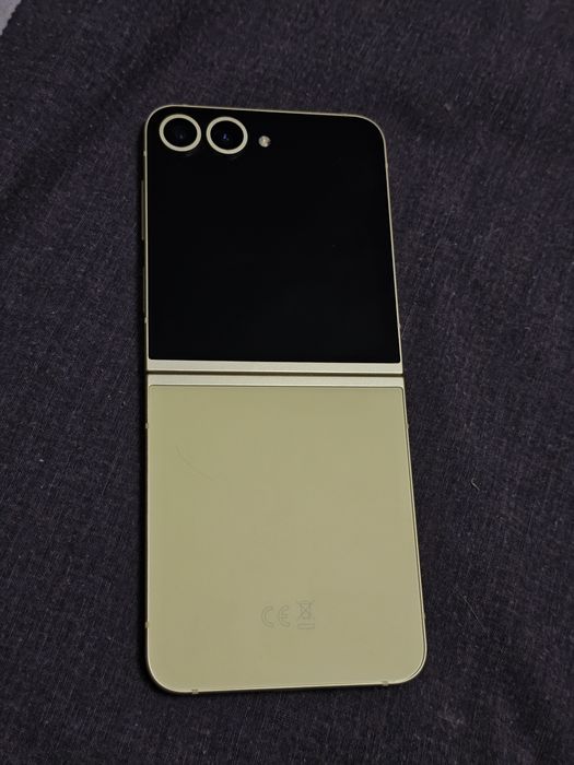 Samsung Z Flip 6
