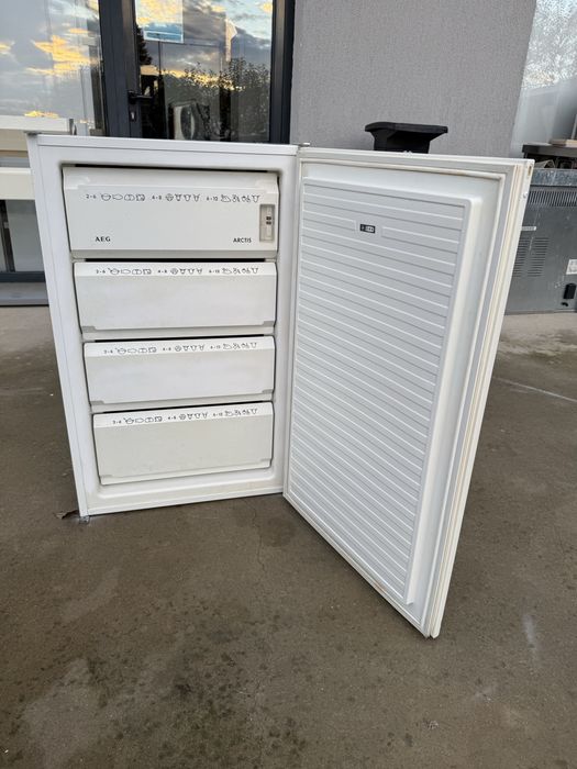 Малък фризер 4 чекмеджета АЕГ