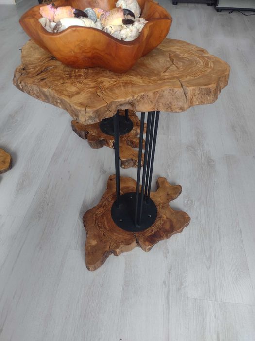 Маса от естествен орех