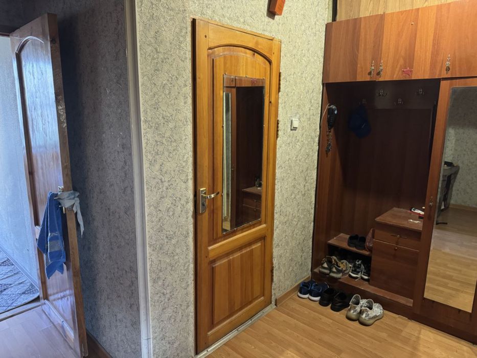 Продаю квартиру в Мирза Улугбекском районе Паркентский 3х комнатная