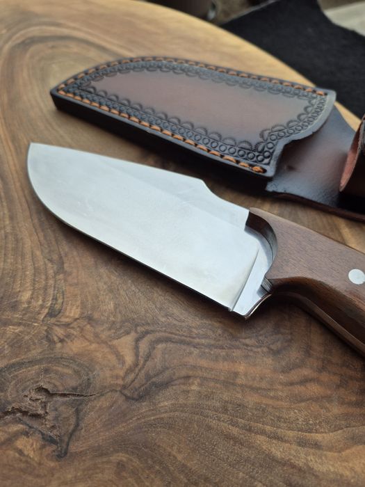 Ръчно изработен нож с кожена кания,LN403