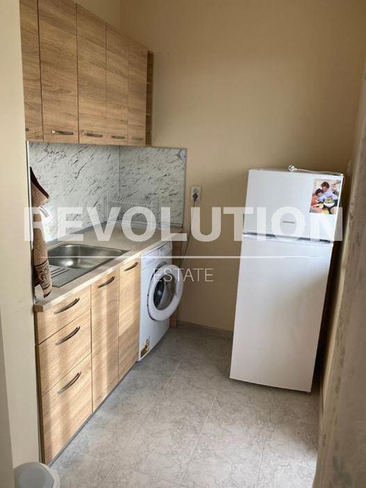 Дава се под наем Двустаен апартамент в Варна, Възраждане 3 - 78 кв.м за 325 € - Снимка #3