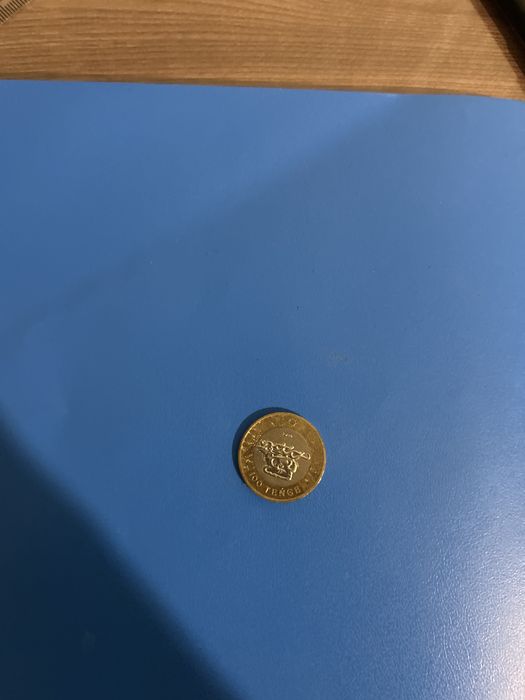 Продаю коллекционную монету 100 “сакский стиль” недорого