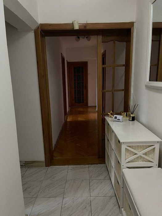 Apartament 4 camere, 104 mp, etaj 1, cu parcare și centrală proprie