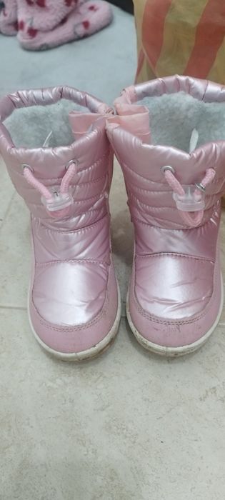 Детски обувки различни модели и номера