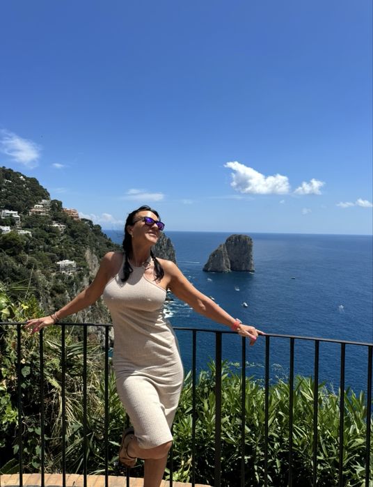 Rochie de vara crem de la Stradivarius