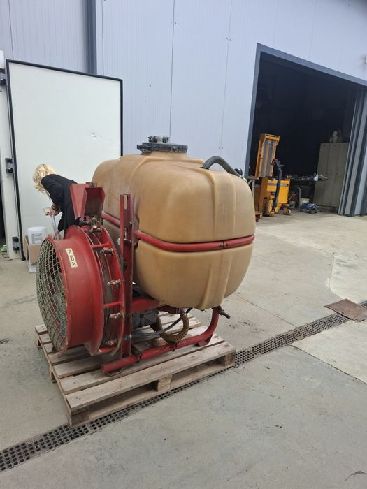 Pompă Atomizor Stropitoare pomi fructiferi și vita de vie