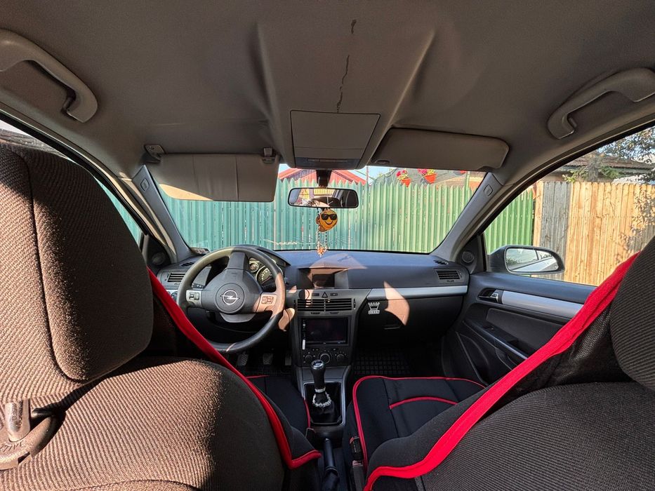 Masina Opel Astra