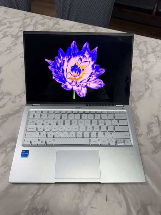 Laptop Acer Swift 3 perfect funcitonal OLED 2.8K