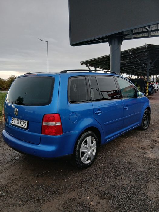 Vând touran 1.9D 6 trepte 7 locuri