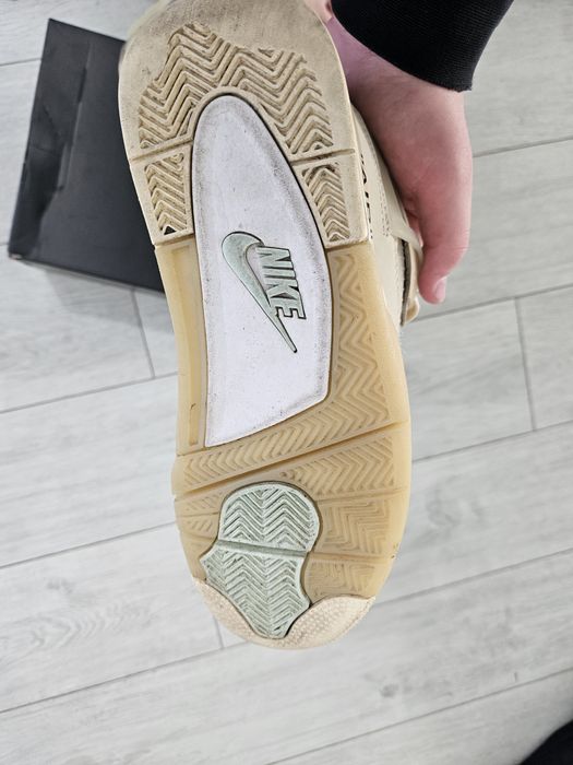 Vând jordan 4 off white mărimea 40,5 purtați de 2 ori conditi foarte b