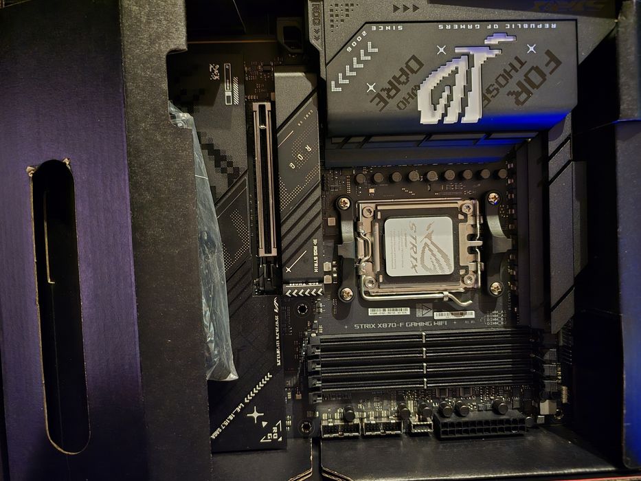 Vand placa de baza Asus x870-F am5