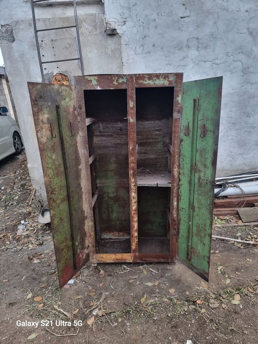 Продам металический .