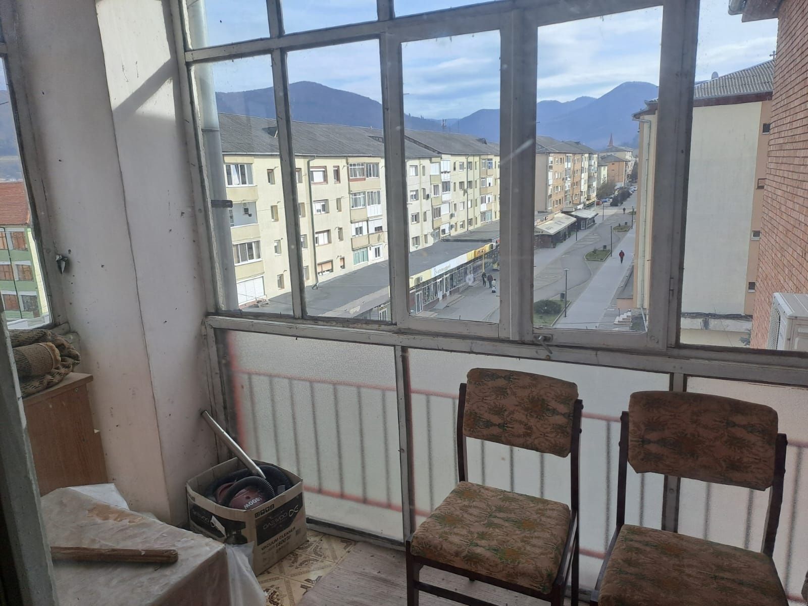 Vând apartament 3 camere ultracentral  în Cugir