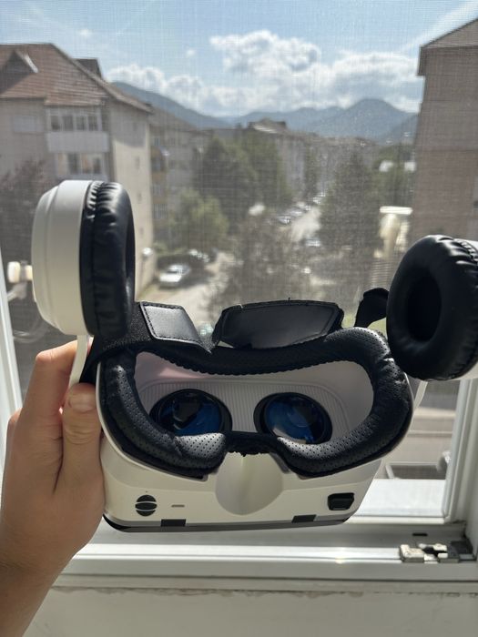 Vând ochelari VR shinecon ca noi