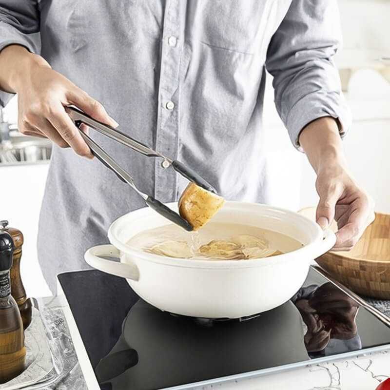 Силиконови прибори за готвене с дървени дръжки