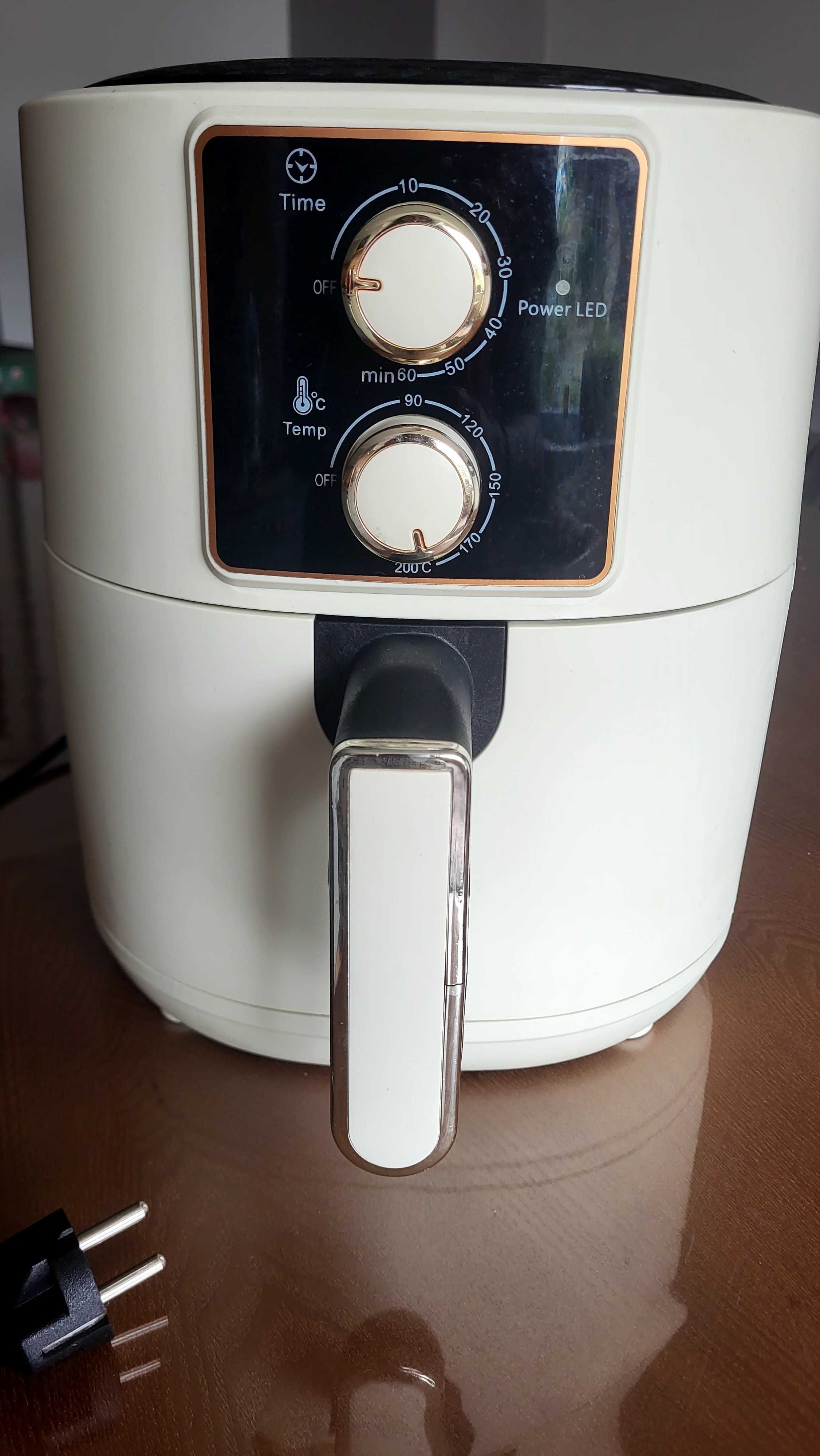Air fryer, използван няколко пъти.