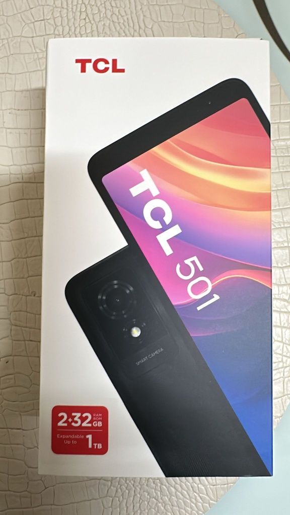 Telefon mobil TCL 501