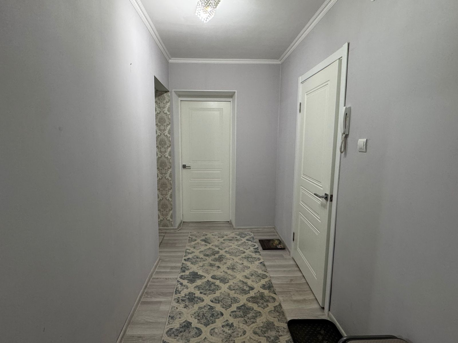 Продается 2 ком квартира микр Женис