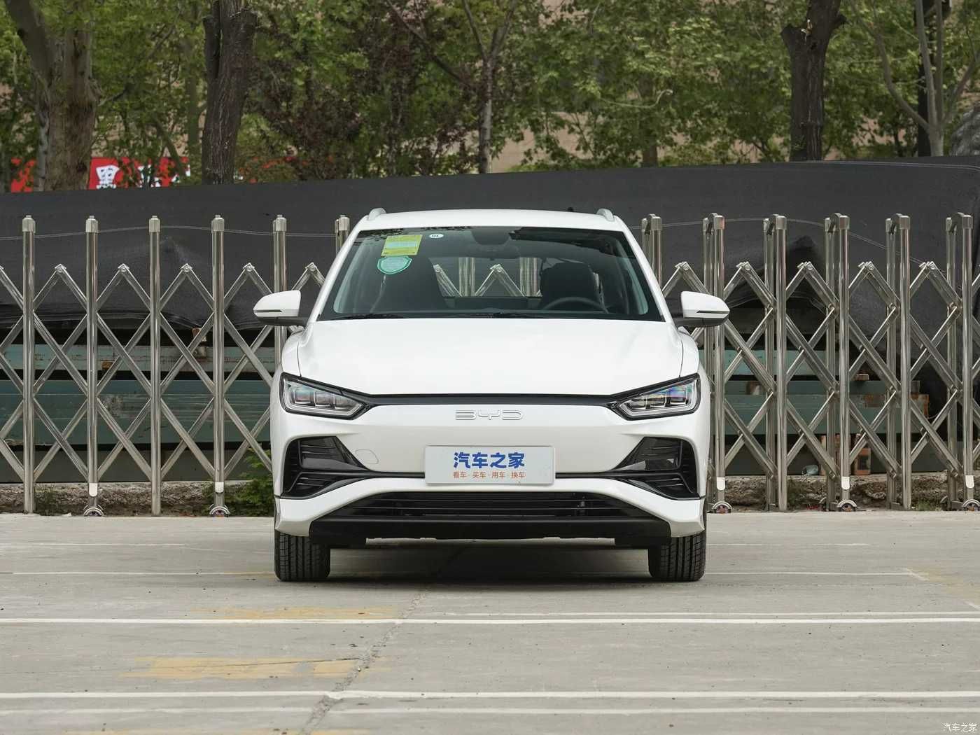 Byd E2 Luxuru Full -405 km- 16000$!