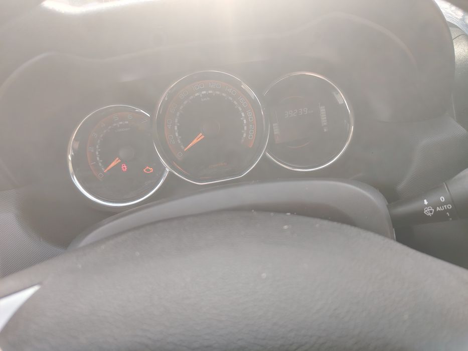 Продам машину Ларгус кросс люкс