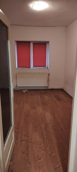 Închiriez apartament de 2 camere