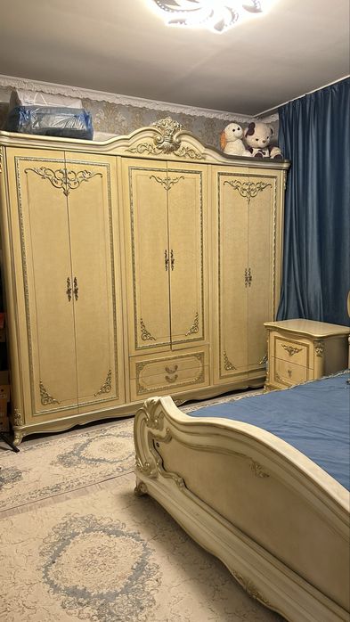 Продам спальный гарнитур