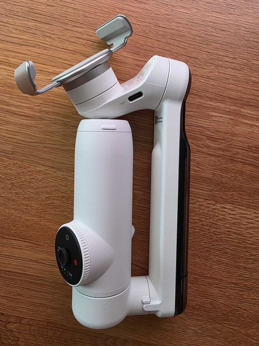 Gimbal pentru telefon INSTA360 Flow NOU