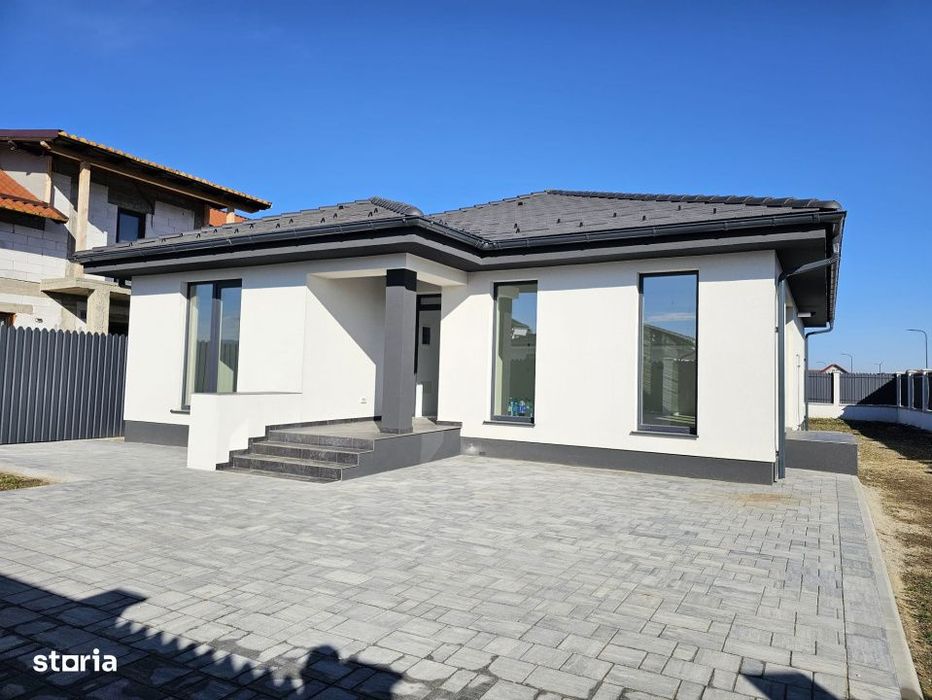 Casa individuala cu patru camere, teren 550mp, Cristian