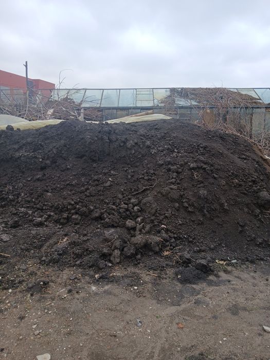 Pamant vegetal pentru gradina / pamant de umplutura / piatra / nisip