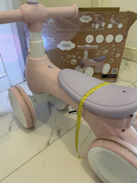 Bicicleta MOMI care face baloane