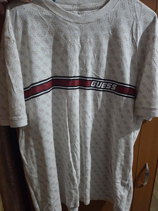 Tricou Guess alb marimea XL(fit L)