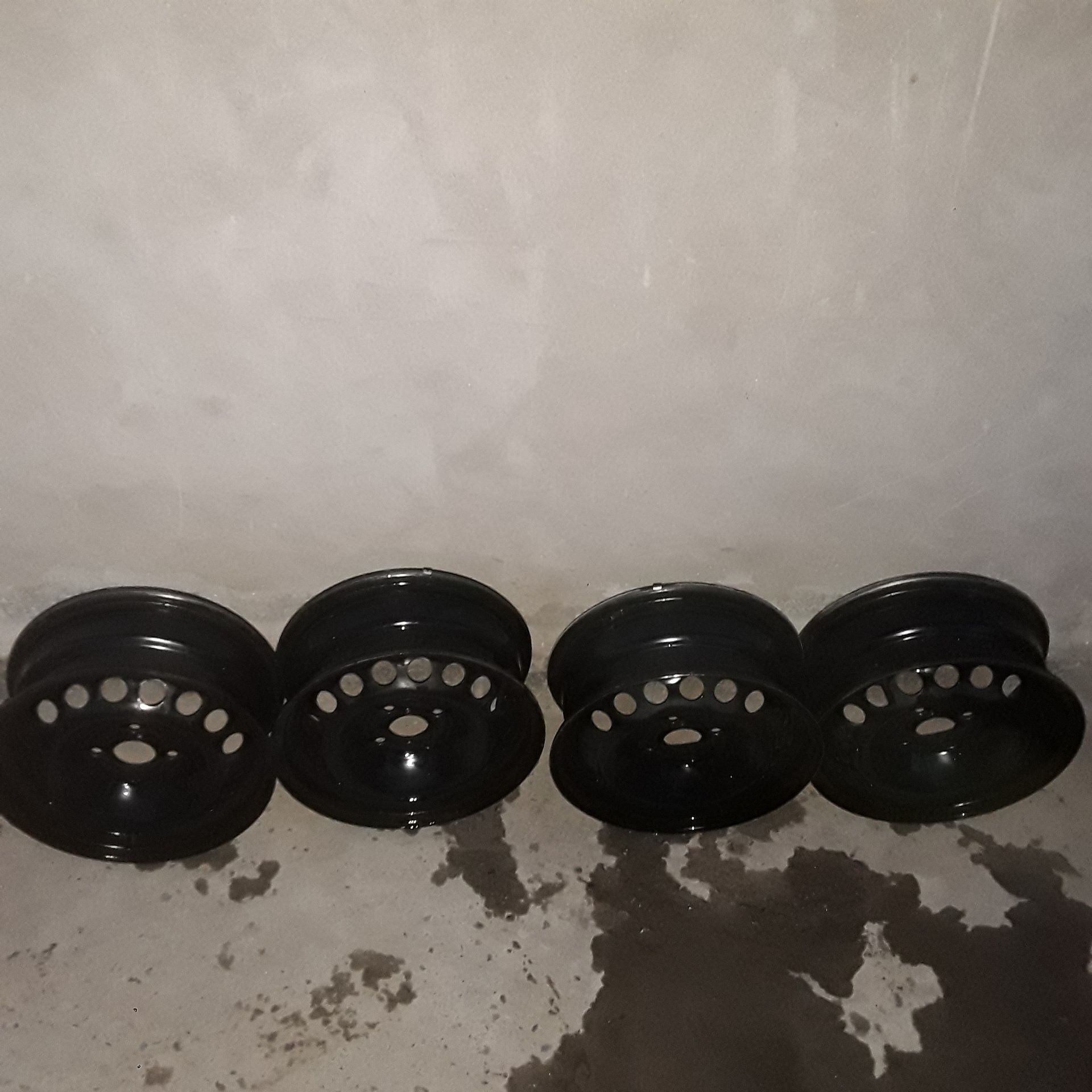 Cobalt radno‘y diskai kalpaklari bilan 4 ta