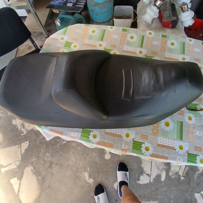 Продавам седалка за  Сузуки Бъргман