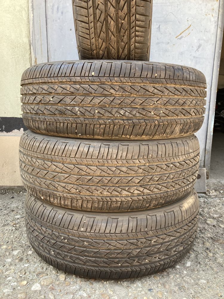 215/60/17 летни Bridjestone