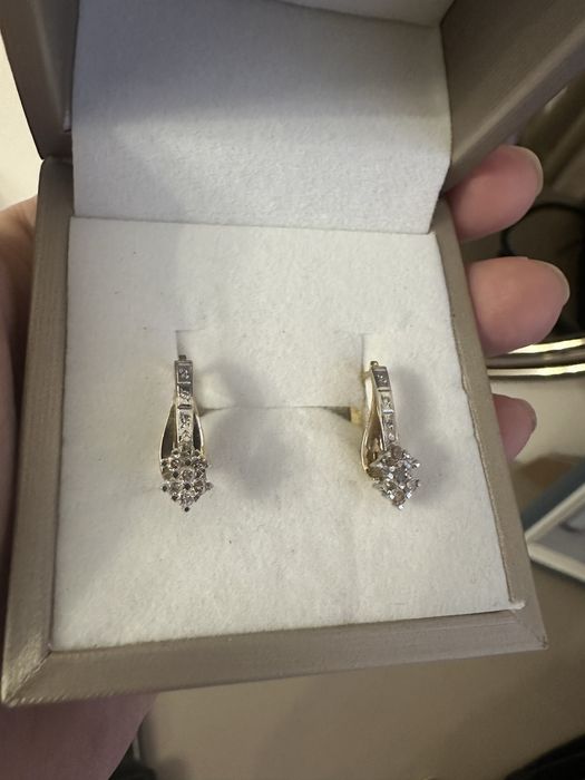 Золотые серьги с бриллиантами