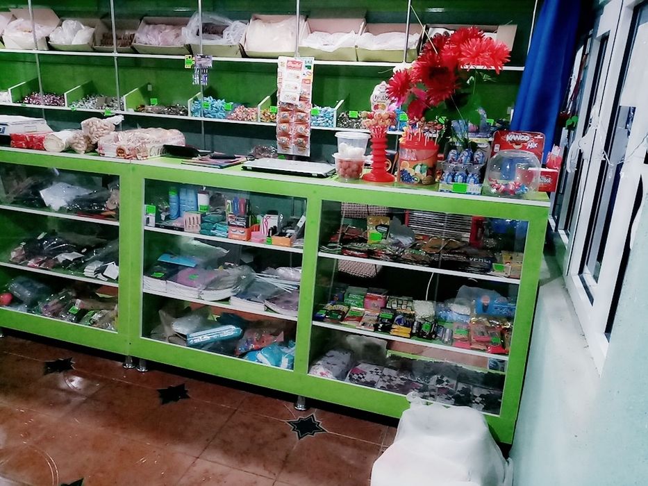 Магазинга мебел сотилади