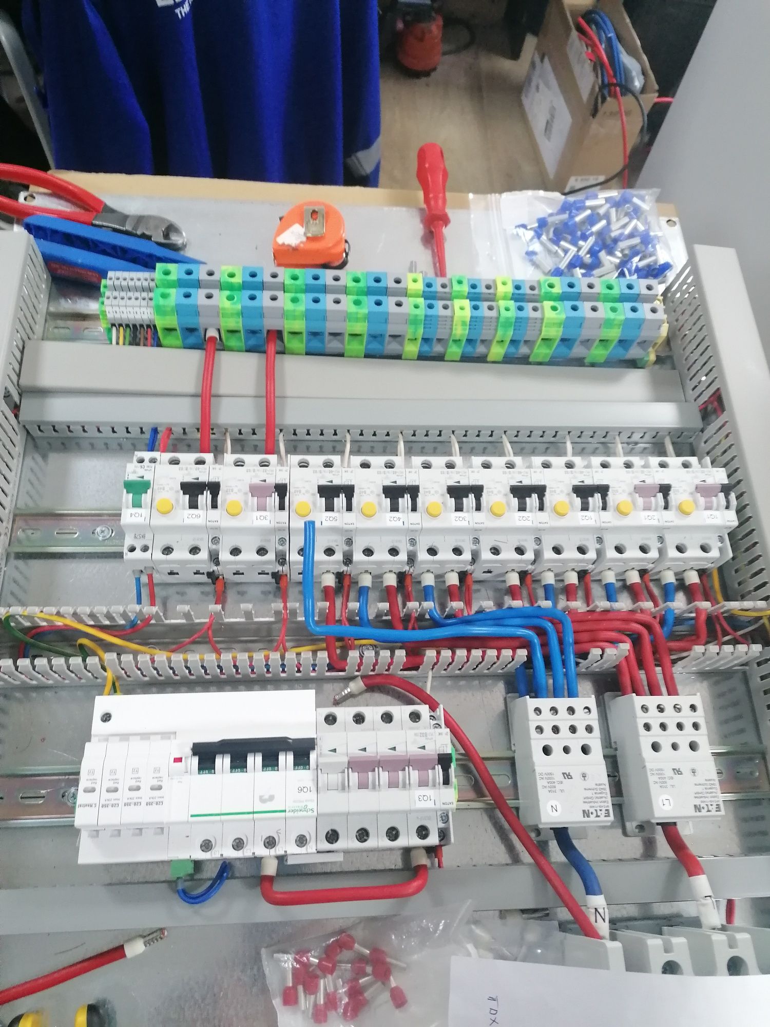 Electrician autorizat, instalații electrice complete