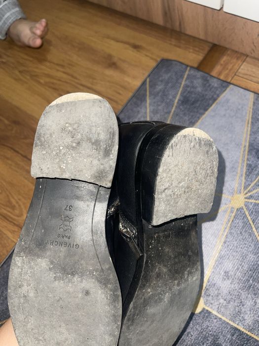 Продам осенние ботинки