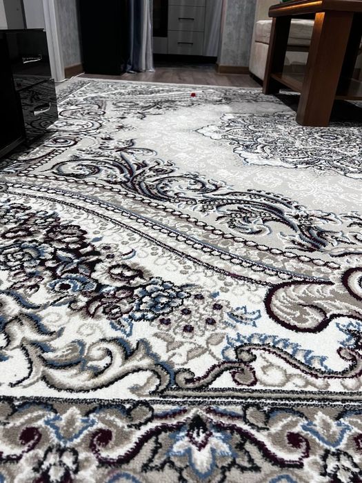 Ковер в хорошем состоянии